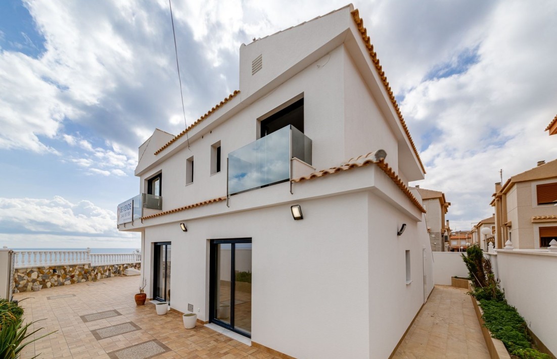 Llave en mano - Villa - Torrevieja - La Mata