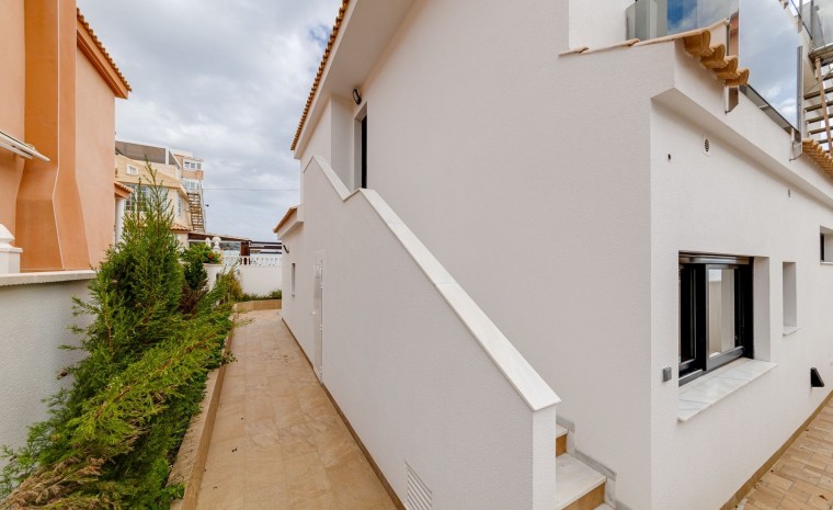 Llave en mano - Villa - Torrevieja - La Mata